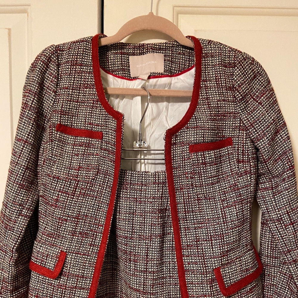 Banana Republic suit